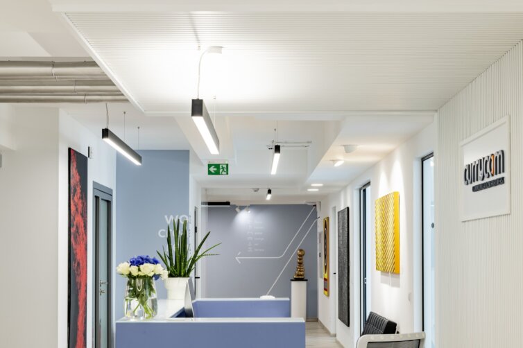 Business-Commercial-Eglo-Currycom-2