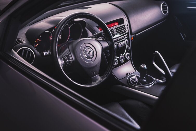 Business-Commercial-Mazda-RX-8-1