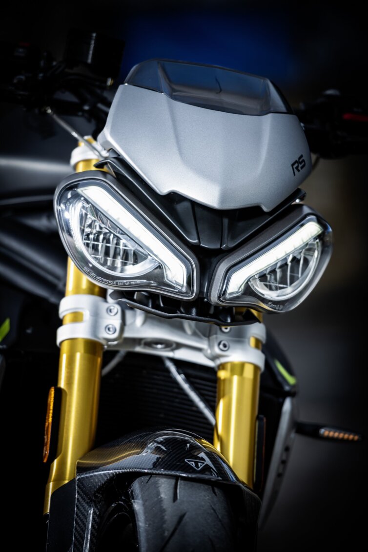Business-Produkt-Triumph-1200-2